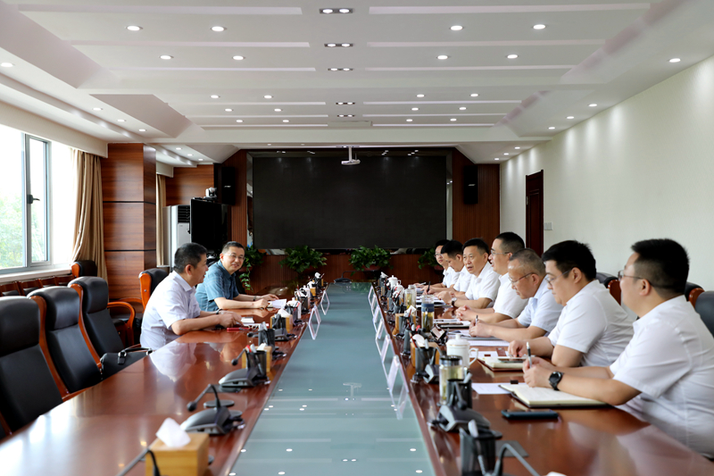 建工控股黨委委員、總會(huì)計(jì)師王淑德赴公司調(diào)研 - 副本